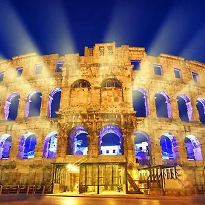 https://lusyhouse.pula-hotels.org