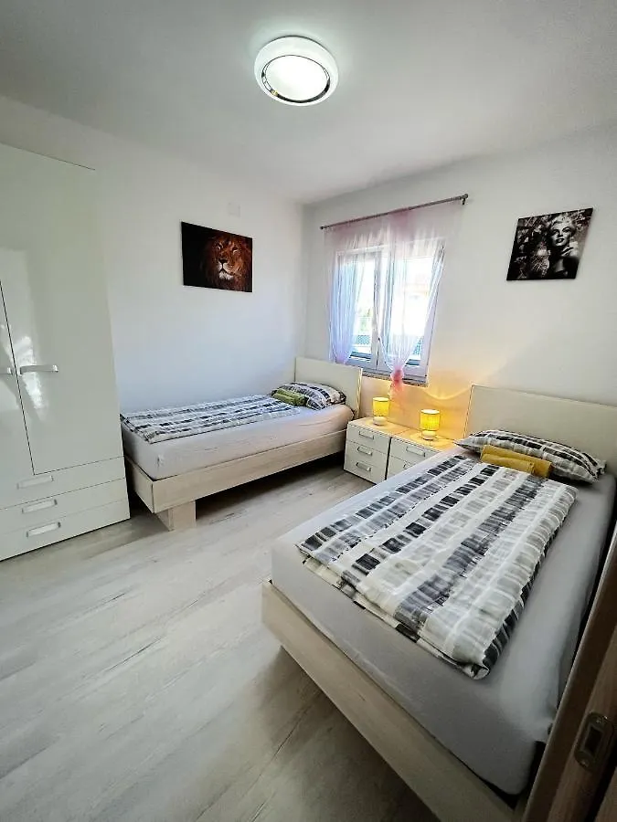 Holiday House 