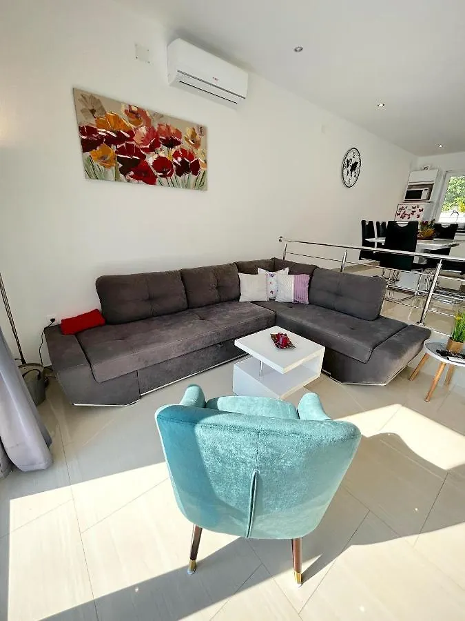 Holiday House 