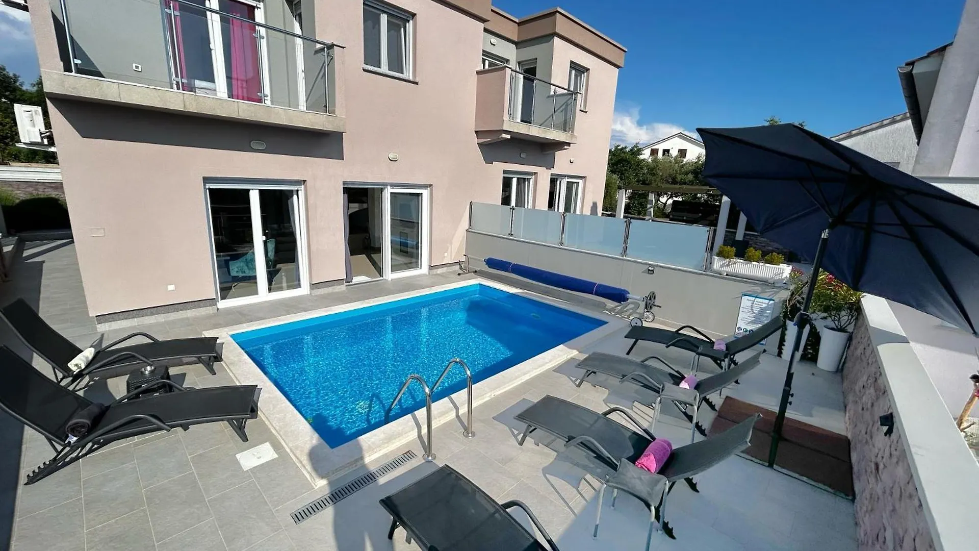 Holiday House 